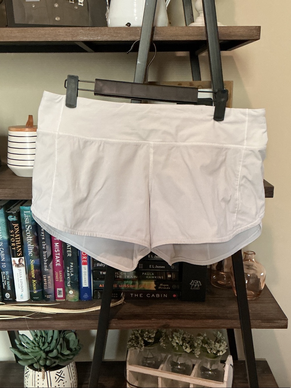 lululemon athletica Speed Up Shorts Size 8